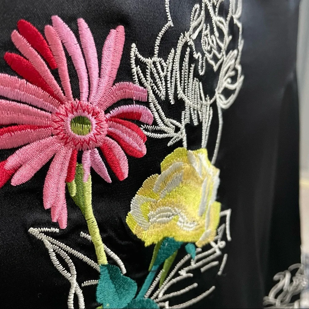 100% Silk Black Floral Embroidered Knee Length Skirt Size 6 Like New - Picture 7 of 17